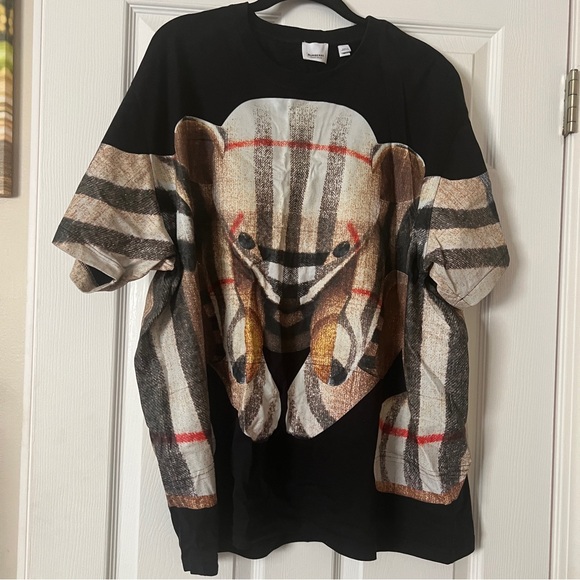 Black Graphic T-Shirt with Striped Design - Picture 1 of 4
